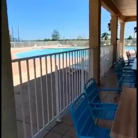 Les Berges Du Canal Béziers